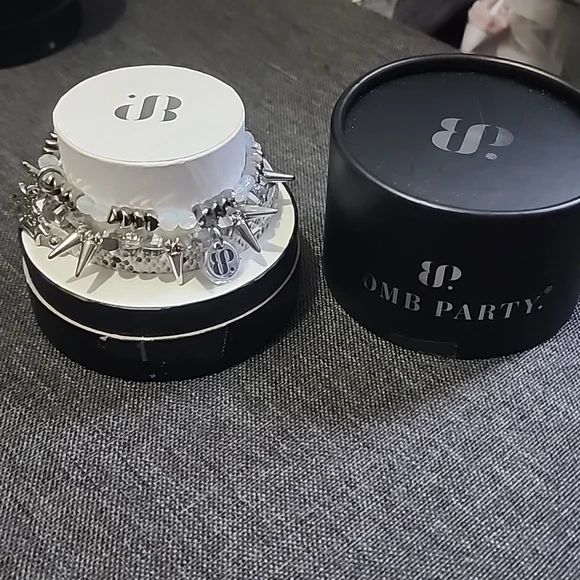 Webs of sparkle stack bracelet - Picture 3 of 3